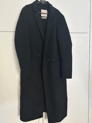 Pull & Bear coat black size Medium like new