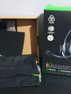 Razer BlackShark V2 X box like new