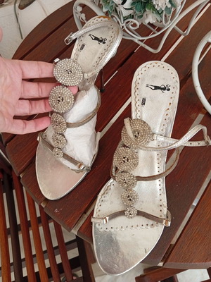 Silver sandals size 40 used, leather insole