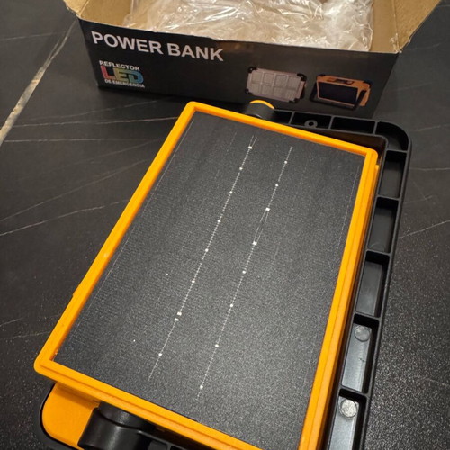 Solar floodlight 144 LED with 3 modes and powerbank new