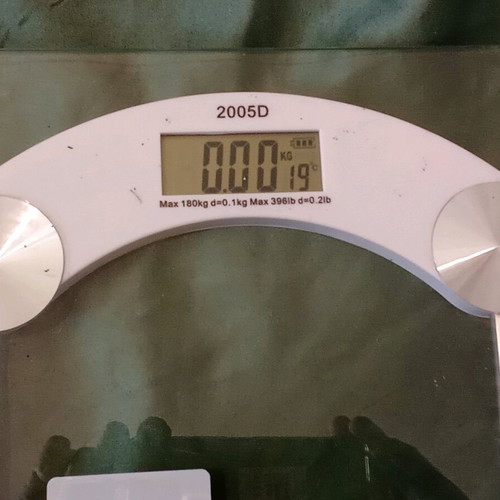 Weighing scale like new with temperature measurement