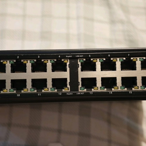 Linksys SR2016 Gigabit Switch used, 16-port 10/100/1000 Mbps