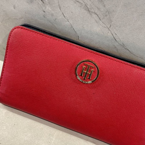 Tommy Hilfiger red faux leather wallet like new