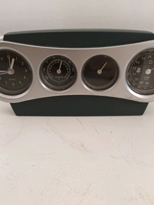 Table clock with temperature and hygrometer like new