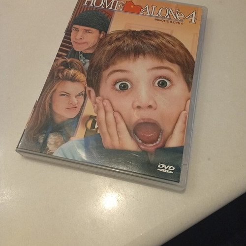 Home Alone 4 DVD like new, comedy with subtitles