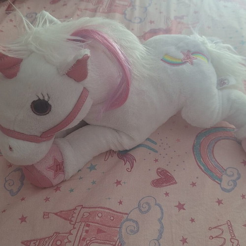 Lica Bella plush unicorn used with music and light