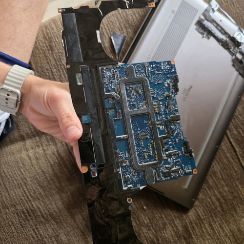 Dell Precision 5570 μητρική πλακέτα μεταχειρισμένη με Intel i7-12800 και RTX A1000