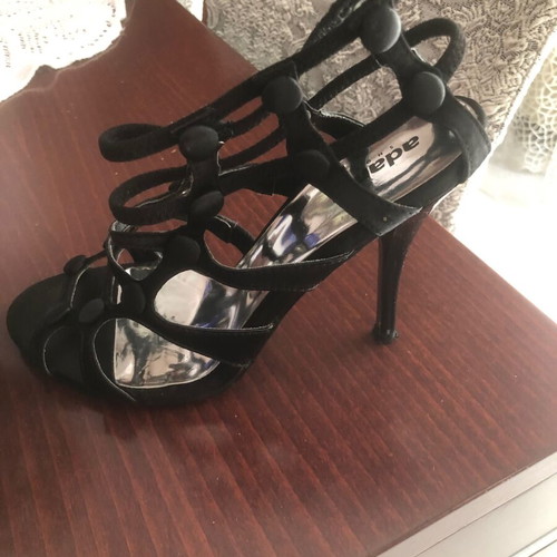 Adams Shoes black sandals size 37 like new