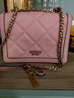 Guess authentic women's quilted shoulder bag new, dusty pink