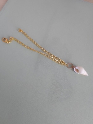 Bracelet with gold shell new