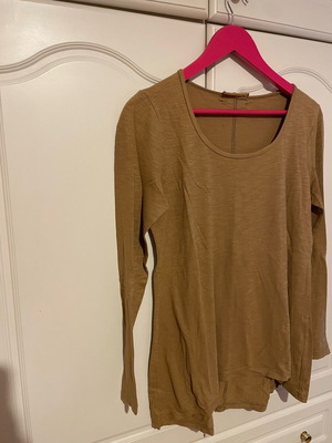 Tabba blouse lightly worn