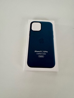 Apple leather case 12pro used, genuine, navy blue with discoloration