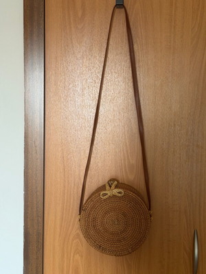 Bamboo round straw bag crossbody like new, brown
