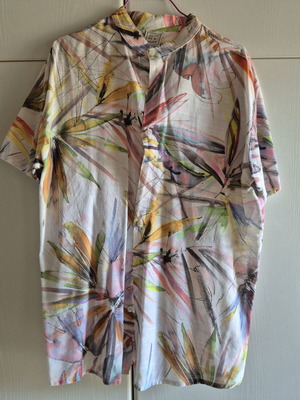 Unisex shirt Saved by a story like new, size M