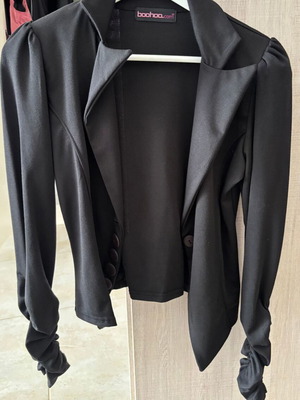 Boohoo jacket new, size S, black