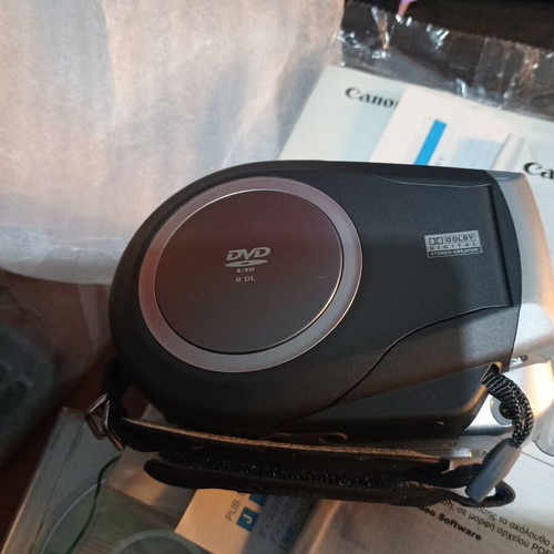 Canon DC22 digital video camera with DVD recording