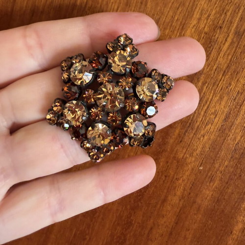 Vintage brooch from Czechoslovakia, like new, missing one crystal