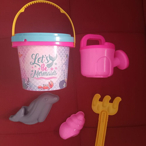 Beach bucket set like new with watering can and sand molds for girls