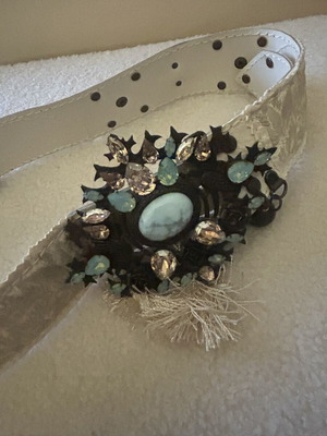 Dukas belt white with stones like new, size 90