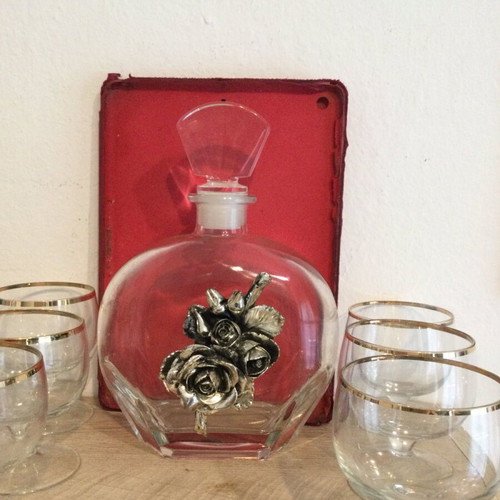 Liqueur set six drinking glasses and bottle like new