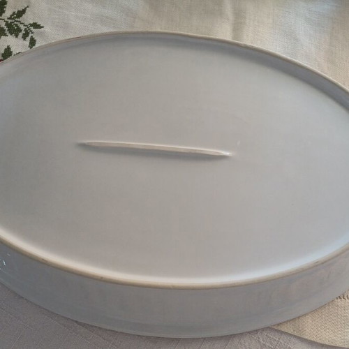 Oval White Ovenproof Serving Dish porcelain ceramic like new