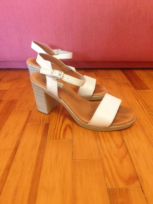 Eva Frutos leather sandals used, white beige, heel 8cm, size 40