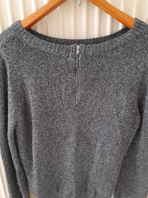 Asymmetric gray blouse with zipper size probably Large