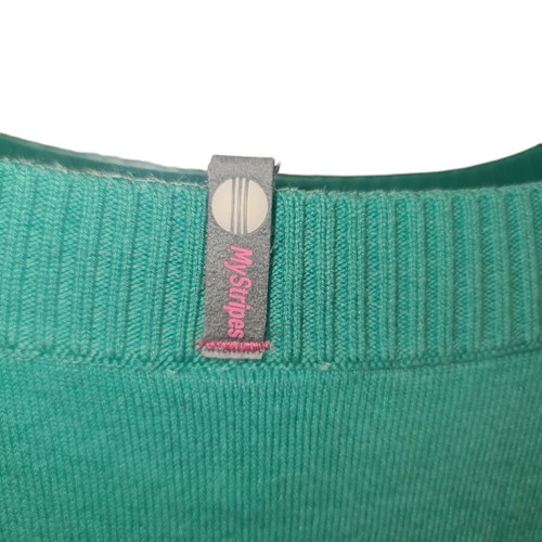 Sleeveless sweater