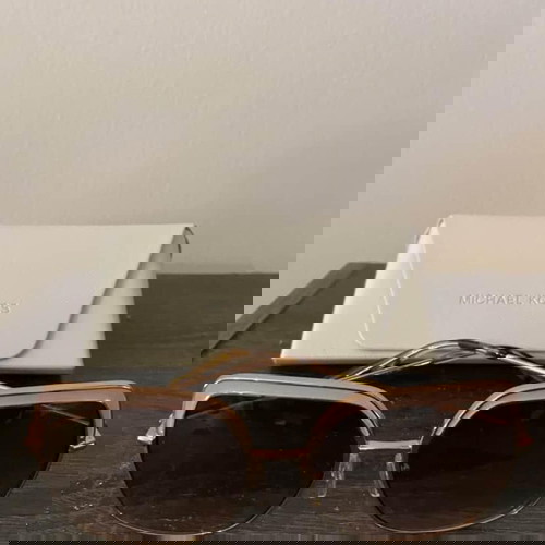 Γυαλιά ηλίου Michael Kors καινούργια, μπεζ ροζ