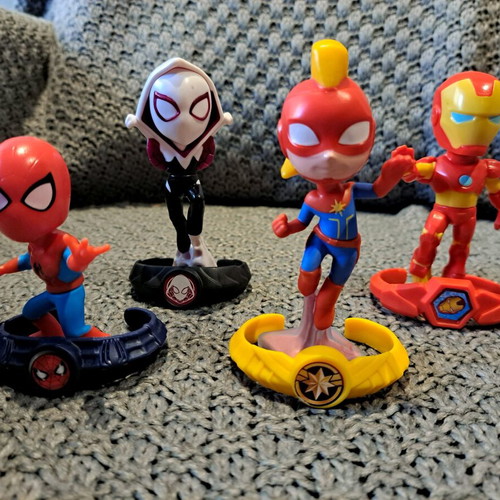 Kinder Surprise Maxi Marvel set of 4 heroes new