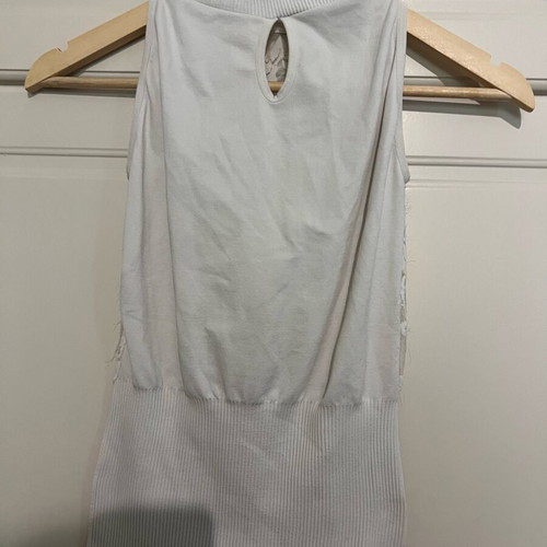 Sleeveless top like new with design, size S
