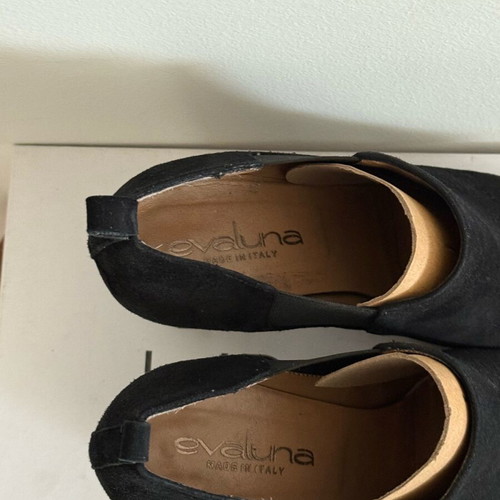 Italian suede heels used, black, size 39