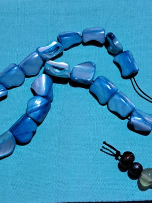 Komboloi mother-of-pearl ciel like new with 22 beads and glass beads