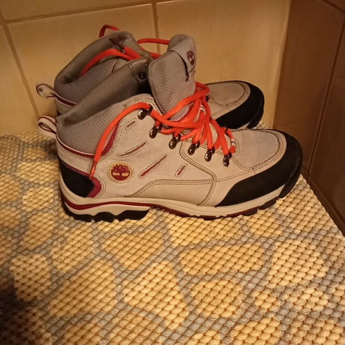 Timberland women's hiking shoes almost new, size 39