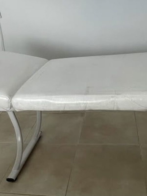 Aesthetic bed like new for massage and medical examinations