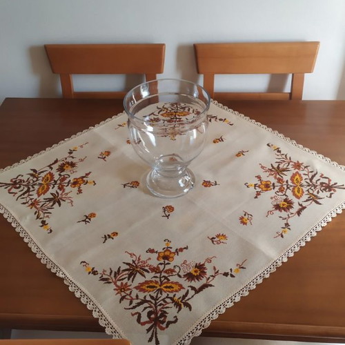Καρέ χειροποίητο καινούργιο 70×70 εκ.