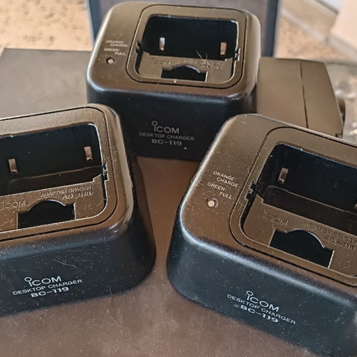 Icom Portable Wireless Charger Base like new without power supply