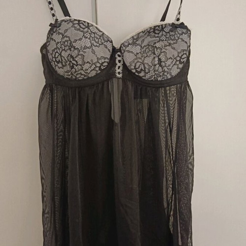 Lingerie top H&M like new, black and white, for A-B cups