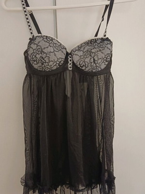 Lingerie top H&M like new, black and white, for A-B cups