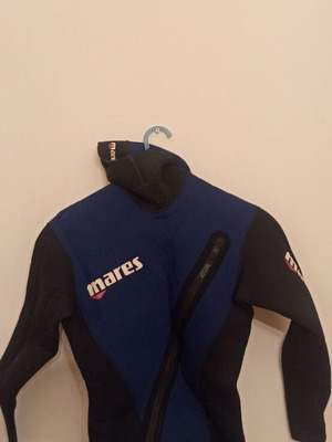 Mares diving suit top medium with weight belt like new