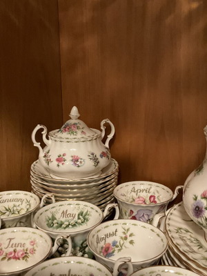 Royal Albert Months Vintage Tea Set 39 Pieces Like New