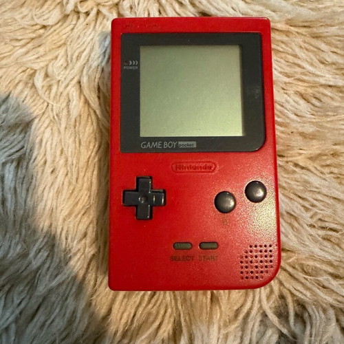 Game Boy Pocket μεταχειρισμένο, λειτουργεί κανονικά χωρίς παιχνίδι