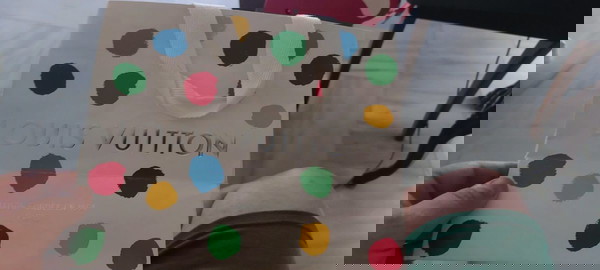 Σακούλα  Από Αγωρα στην Louis Vuitton