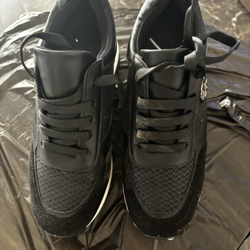 Sneakers and sandals women's size 37 like new, pack of 3 black