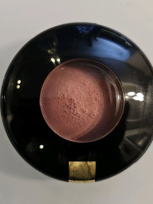 Lancome single eyeshadow used with iridescent shine