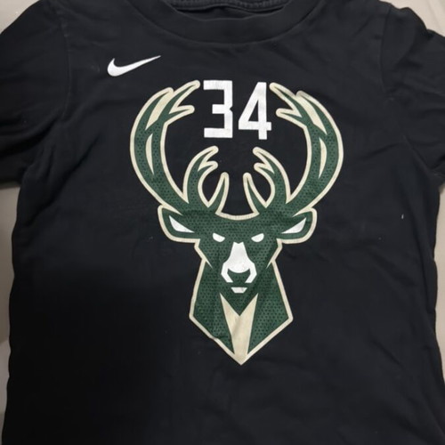 Milwaukee Bucks Nike t shirt used
