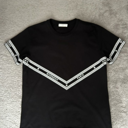 Givenchy Black Logo Chain T-Shirt S like new