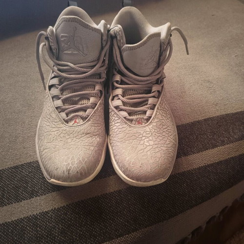 Jordan athletic shoes like new, gray, size 42
