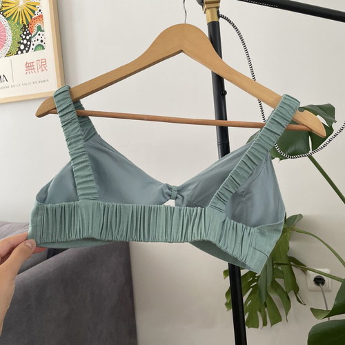 Mind Matter top with elastic and built-in support like new, green turquoise