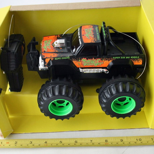 Vintage Monster Destroyer Truck 1991 with Engine Sound new